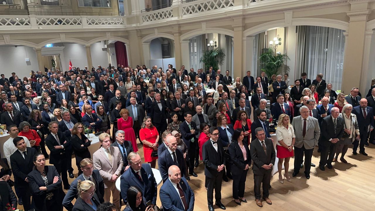 İsveç'te Türkiye Cumhuriyeti'nin 102. yılı dolayısıyla resepsiyon verildi