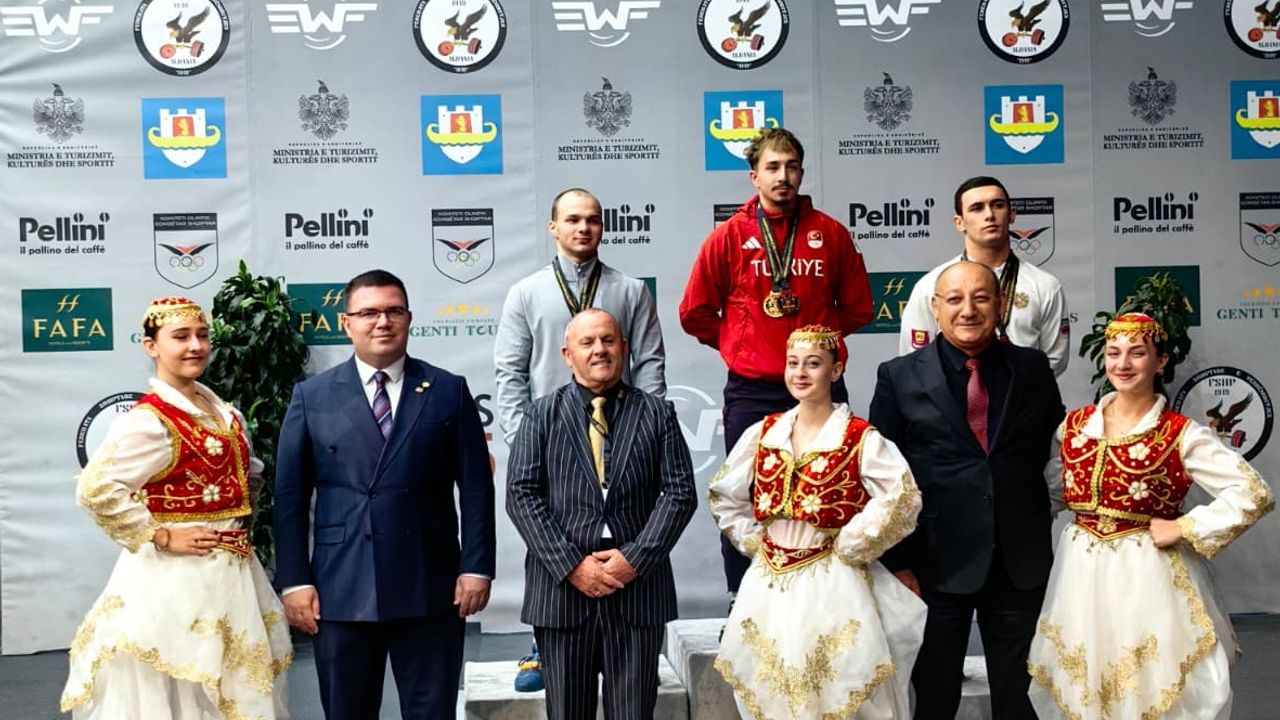 Milli halterci Yusuf Fehmi Genç, Avrupa şampiyonu oldu