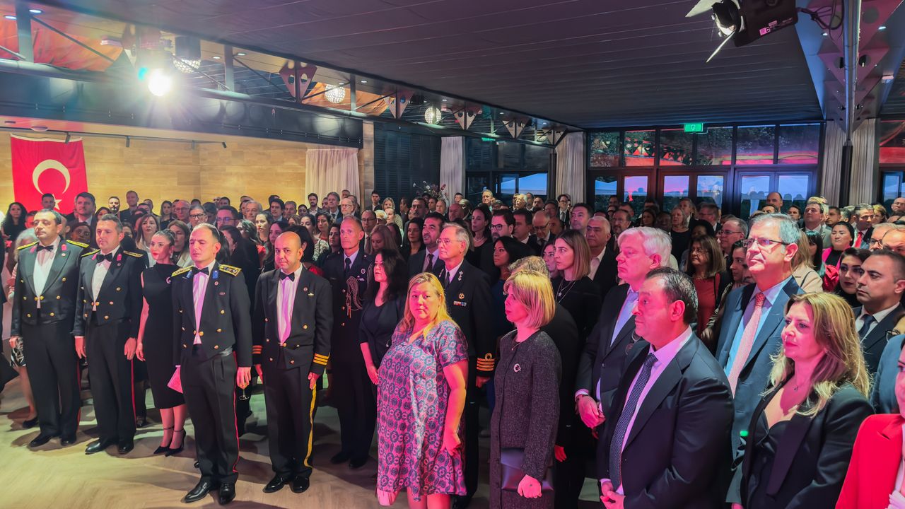 Hollanda'da Cumhuriyet Bayramı resepsiyonu verildi