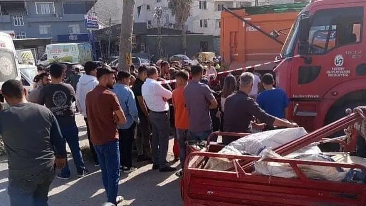 Yolun karşısına geçerken kamyonun altında ezilen 71 yaşındaki adam öldü