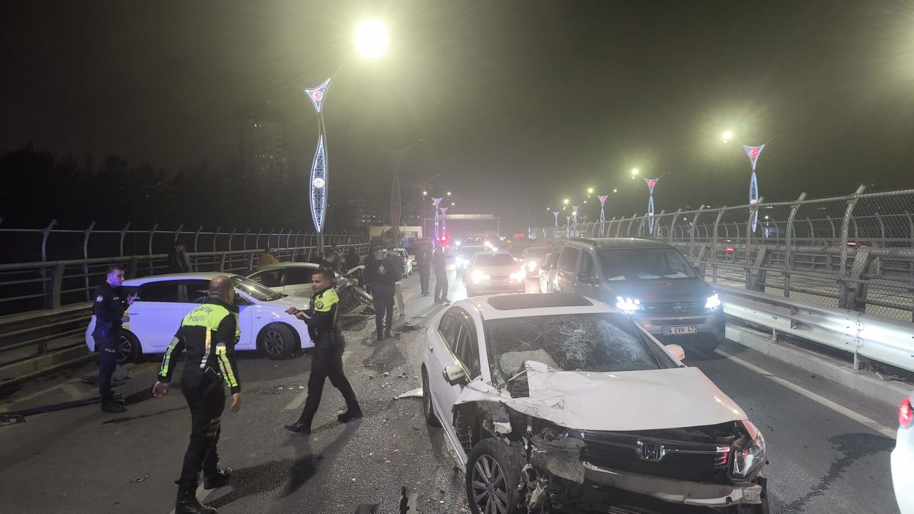 Köprü üzerinde zincirleme kaza: 4 yaralı