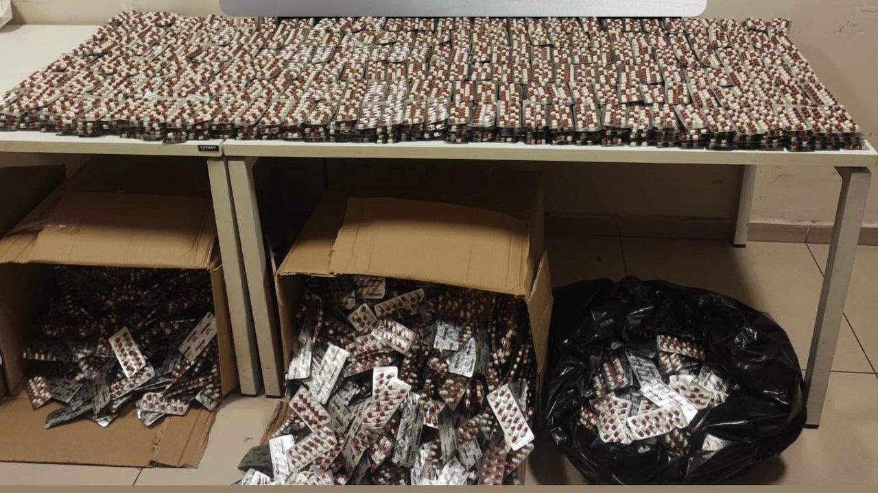 İzmir'de binlerce yasaklı madde nitelikli hap ele geçirildi