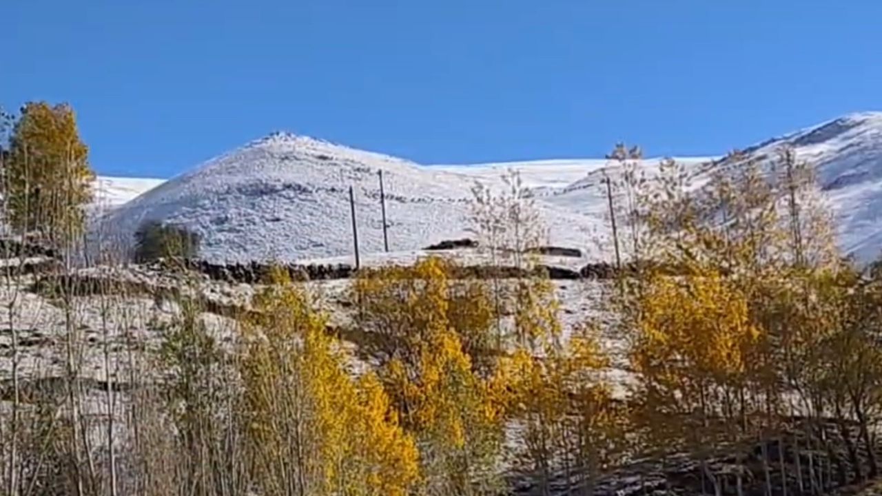 Hamur'daki Karlıca köyünde dağlar karla kaplandı, kartpostallık manzaralar oluştu