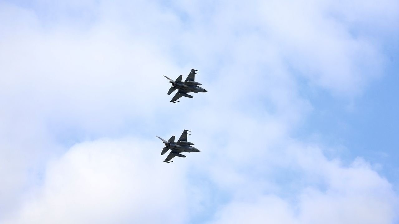 Fethiye'de muharip uçak F-16'ların geçiş provası yapıldı