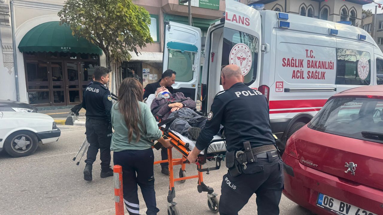 Bandırma’da yaşlı adam fenalaşarak hastaneye kaldırıldı