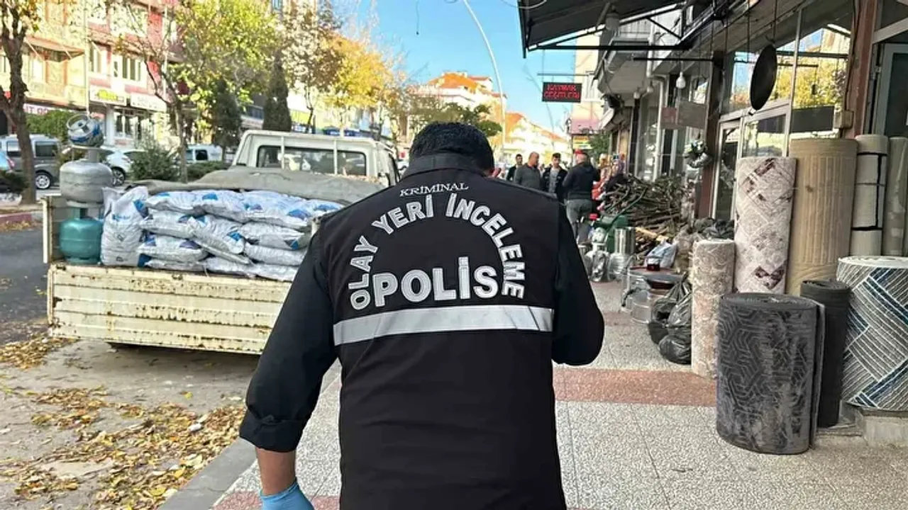 Uşak'ta bıçaklı kavgada 1 kişi ağır yaralandı
