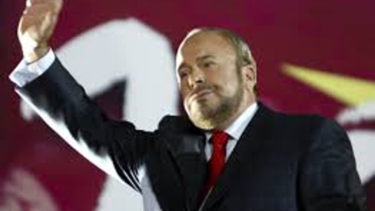 Eski Arnavutluk Başbakanı Fatos Nano yaşamını yitirdi