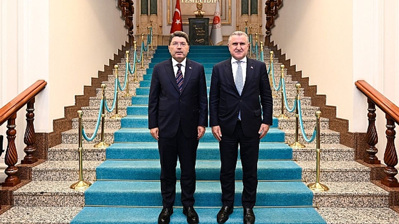 Gençlik ve Spor Bakanı Bak, Adalet Bakanı Tunç'u ziyaret etti