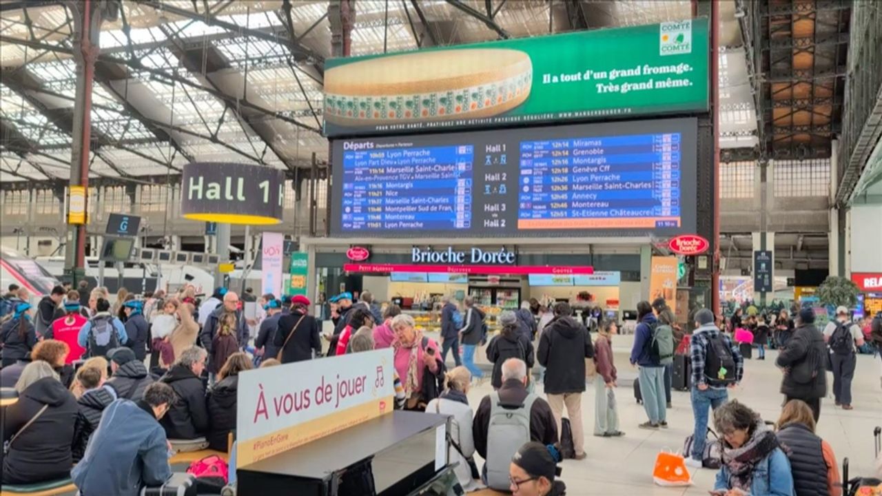 Fransa’da sabotaj nedeniyle tren seferlerinde aksaklıklar yaşandı