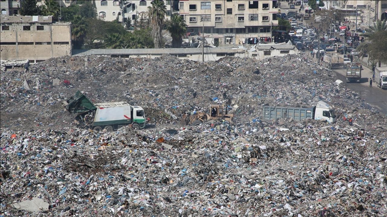 İsrail basını, İsrail ordusunun atıklarını Gazze Şeridi’ne boşalttığını iddia etti