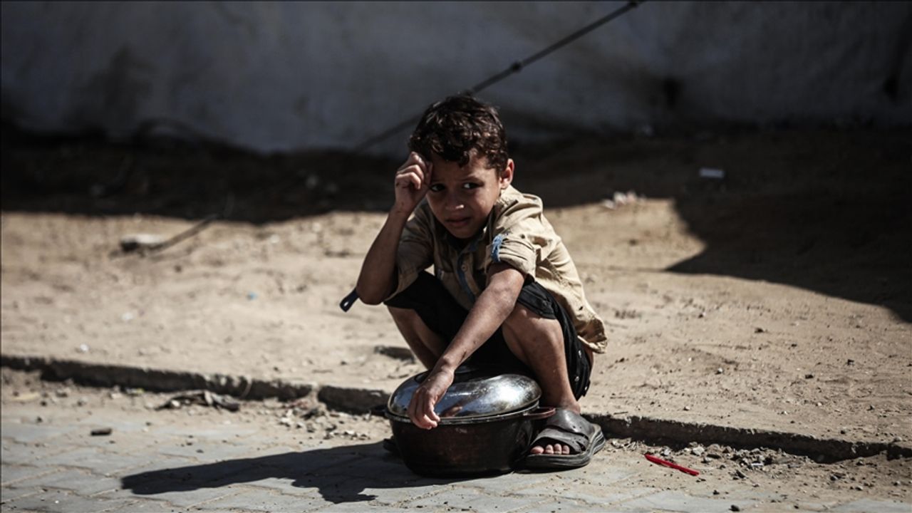 UNICEF, ateşkese rağmen Gazze’de hala yeterli gıdaya ulaşamayan ve aç uyuyan binlerce çocuğun olduğunu açıkladı