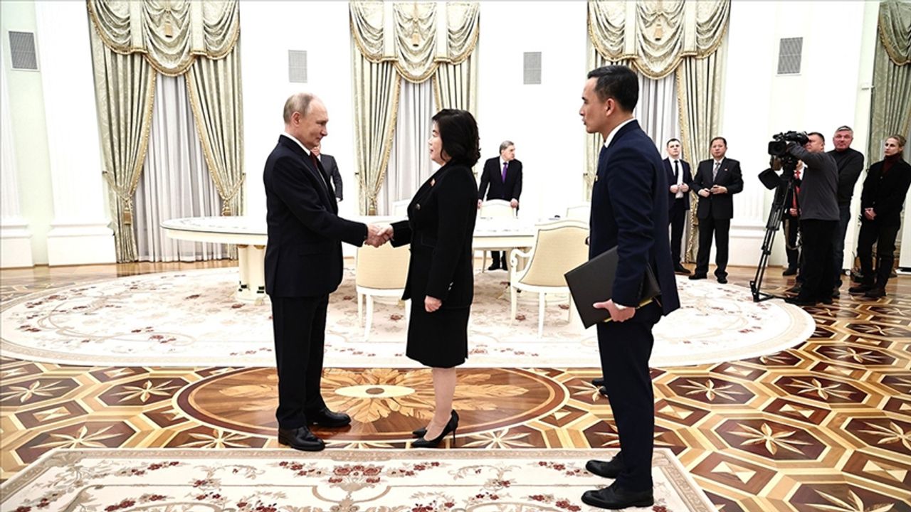 Rusya Devlet Başkanı Putin, Kuzey Kore Dışişleri Bakanı Choe'yi başkent Moskova'da kabul etti