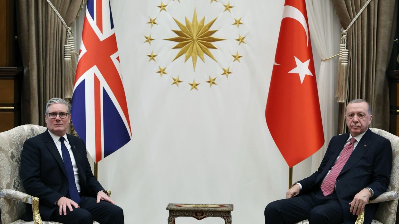 Cumhurbaşkanı Erdoğan ve İngiltere Başbakanı Starmer, Eurofighter işbirliği anlaşmasını imzaladı
