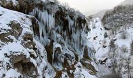 Sivas'ta Sibirya soğukları şelaleyi dondurdu