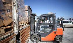 Depremin yıkıma yol açtığı Hatay'a 6 bin 100 tır yardım malzemesi geldi