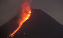 Endonezya'daki Merapi Yanardağı'nda volkanik hareketlilik kaydedildi