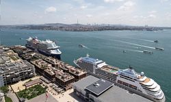 Dev kruvaziyerler Galataport'a demirledi