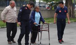 Depremde 30 saat enkaz altında kalan çift, kendilerini kurtaran itfaiyecileri ziyaret etti