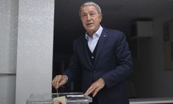 Milli Savunma Bakanı Akar, oyunu Kayseri'de kullandı