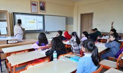 Milli Eğitim Bakanı Özer: Depremlerin ardından bölgeye kaydını tekrar aldıran öğrenci sayısı 82 bin 405 oldu