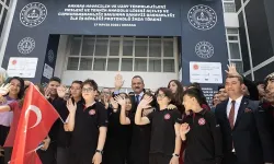 Türkiye'nin İlk Uzay Ve Havacılık Teknolojileri Meslek Lisesine Özdemir Bayraktar'ın Adı Verilecek