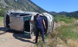 Konya'da devrilen otomobildeki 1 kişi hayatını kaybetti, 2 kişi yaralandı