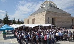Karaman'da otomobilin çarptığı yaşlı çift hayatını kaybetti