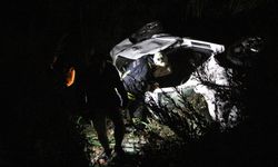 Antalya'da şarampole devrilen otomobildeki 2 kişi hayatını kaybetti