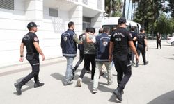 Mersin'de göçmen kaçakçılığı yaptıkları iddia edilen 3 kişi tutuklandı