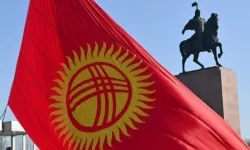 Kırgızistan bayrağını değiştirmek istiyor
