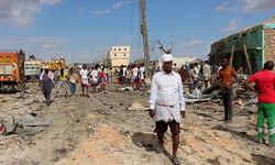 Somali'de bombalı araçla düzenlenen saldırıda en az 10 kişi hayatını kaybetti