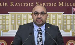 AK Parti'li Şahin, Irak-Suriye tezkeresine CHP'nin "hayır" oyu vermesini eleştirdi