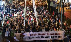 İsrail'in Gazze'ye saldırıları "Filistin İçin Yürüyoruz" etkinliğinde protesto edildi