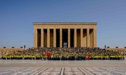Fenerbahçeli taraftarlar Anıtkabir’i ziyaret etti