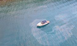 Antalya'da denizi kirleten tekne seferden men edildi