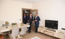 Cumhurbaşkanı Yardımcısı Yılmaz, Malatya'da yapımı süren deprem konutlarını inceledi