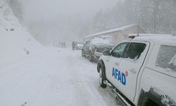 Yedigöller'de kar yağışı nedeniyle mahsur kalan 26 kişi kurtarıldı