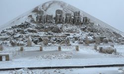 Nemrut Dağı'na yılın ilk karı yağdı