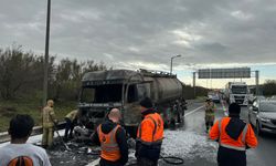 Çatalca'da lastiği patlayan tutkal yüklü tanker yandı