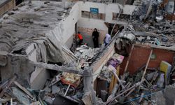 Gazze'deki hükümet: İsrail, askeri hedefleri değil yerleşim alanlarını vuruyor
