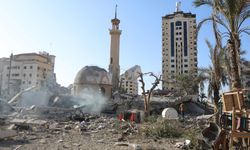İsrail ordusu Gazze'de 1 camiyi daha bombaladı