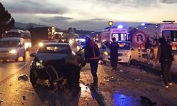 Bursa'da iki otomobil çarpıştı: 1 ölü, 6 yaralı