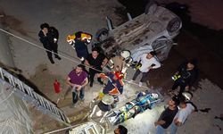 İstanbul'da kazaya karışan otomobillerden biri kanala düştü: 1'i ağır 6 yaralı