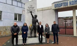 Bulgaristan'da Naim Süleymanoğlu anısına saygı duruşu
