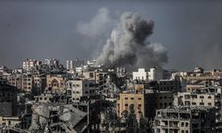 Katar: İsrail'in Gazze'yi bombalamayı sürdürmesi esirlerin serbest bırakılması çabalarını zorlaştırıyor