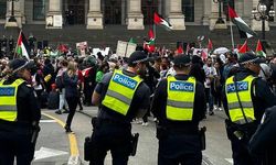 Avustralya'da Filistin yanlısı grup, İsrail'e ait kargo gemisinin limana demirlemesini engelledi