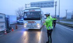 Trakya'da trafik ekipleri ticari araçlarda "zorunlu kış lastiği" denetimi yaptı