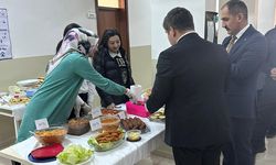 Ardahan'da öğrenci ve velilerden Filistin'e destek için kermes