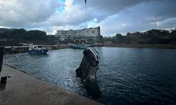 Alanya'da denize düşen otomobildeki 2 genç hayatını kaybetti