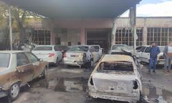 Adana'da park halindeyken yanan 6 araçta hasar oluştu